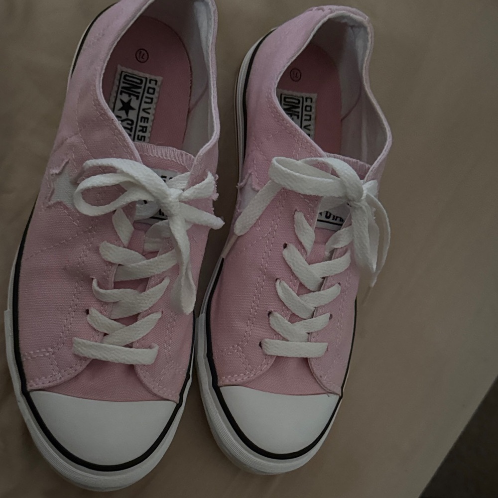Converse Women's Light Pink Canvas Sneakers 7.5